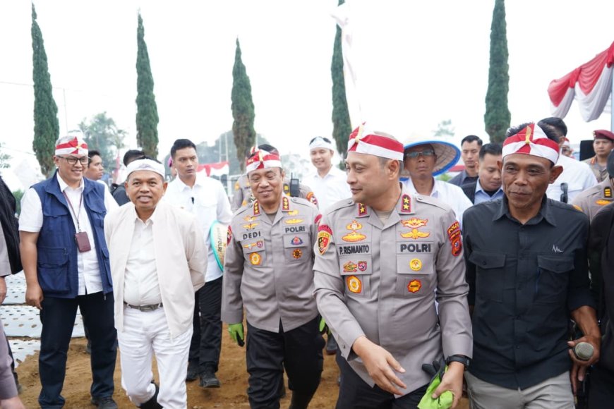 Wujudkan Swasembada, Wakapolri Pimpin Langsung Penanaman Perdana Bawang Putih Serentak